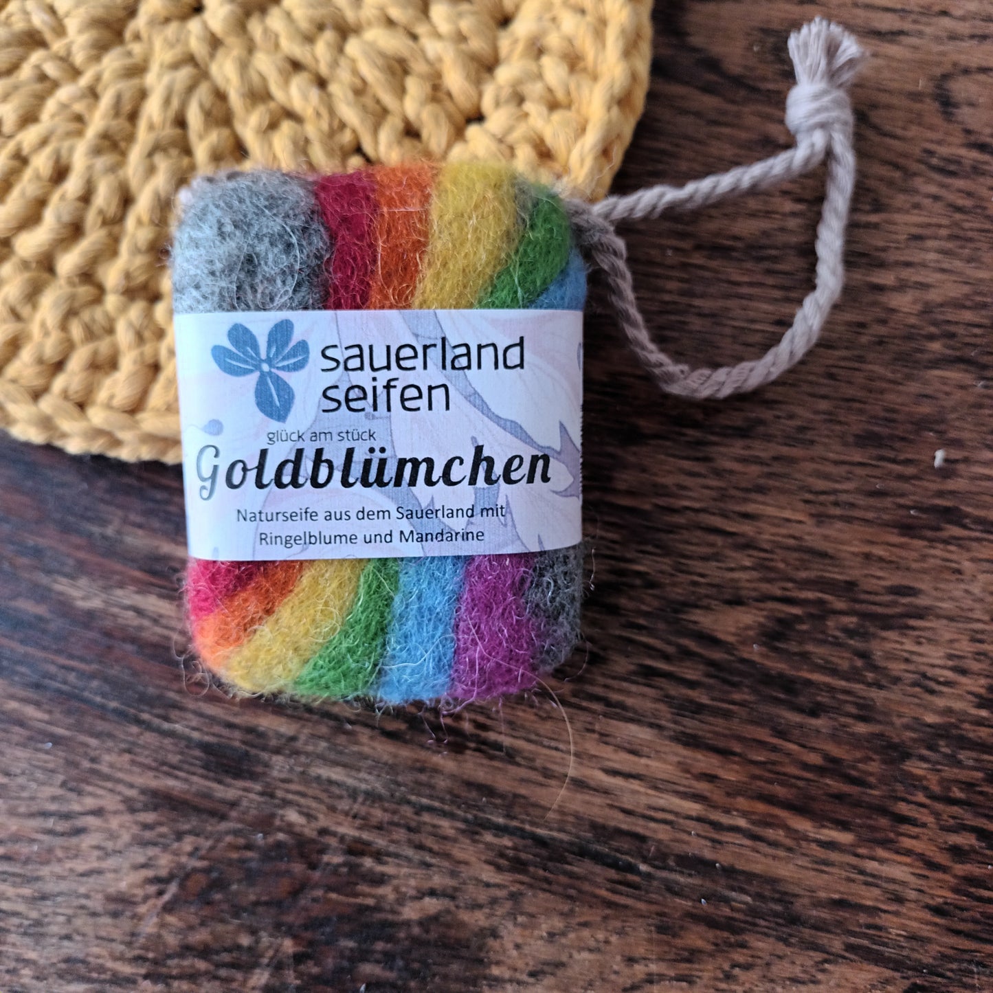 Filzseife Goldblümchen mit Seil